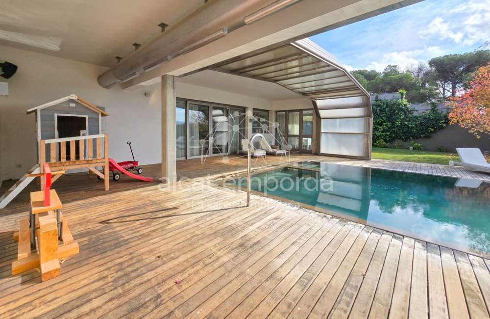 Casa de alto standing en La Jonquera: lujo entre montañas con piscina privada climatizada y vistas espectaculares62