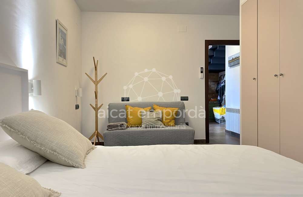 Excellente maison avec piscine privée dans un quartier très calme de Sant Pere Pescador.16