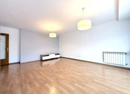 Piso en Venta en el Centro de Figueres: Comodidad y Estilo.6