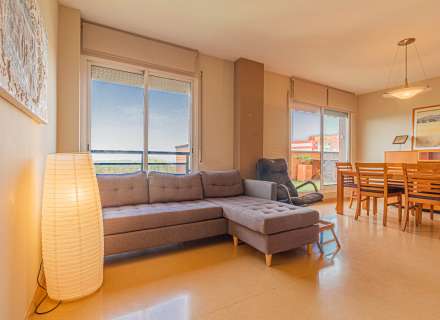 Busques un pis amb terrassa, llum natural i vistes a Figueres?2