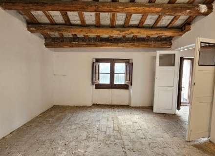 Edificio en centro ciudad de 496m2 en 3 plantas c/. Nou de Figueres15