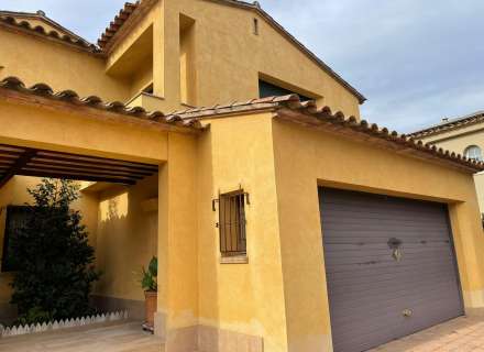 Gran chalet en venta en La Bisbal d'Empordà.57