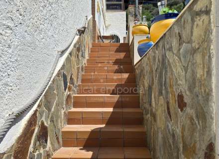 Gran apartament de 3 dormitoris amb boniques vistes a la muntanya a minuts de la platja.5