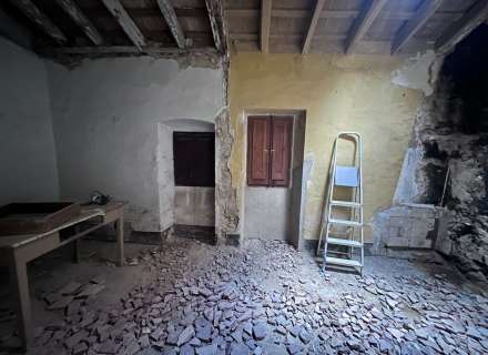 Casa a reformar a La Jonquera.9