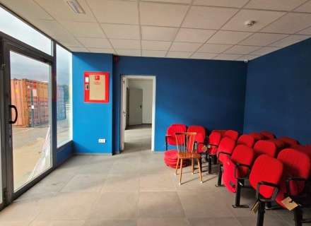 Nau de 700m2 a Hostalets de Llers17