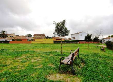 Parcel·la edificable de 800 m² a Garriguella1