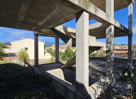 Parcel·la en venda dins del poble10