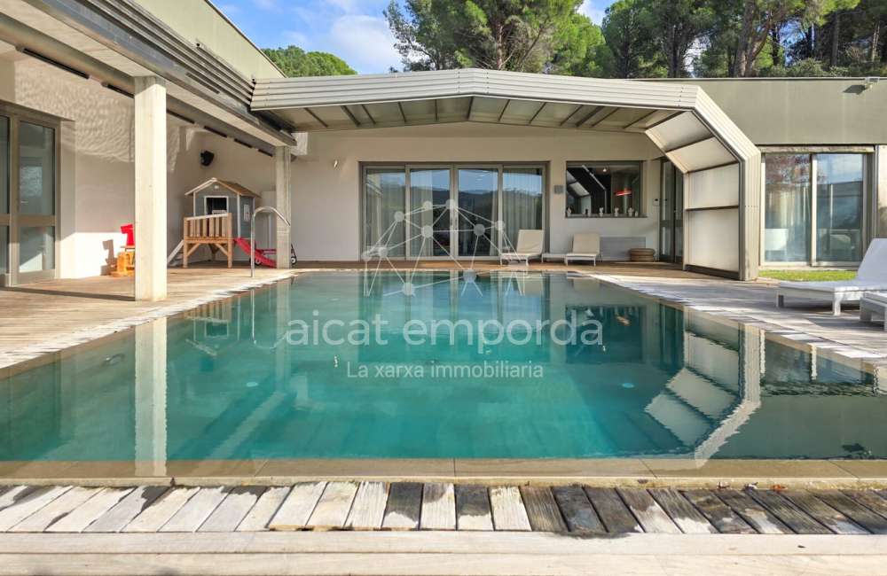 Casa de alto standing en La Jonquera: lujo entre montañas con piscina privada climatizada y vistas espectaculares56
