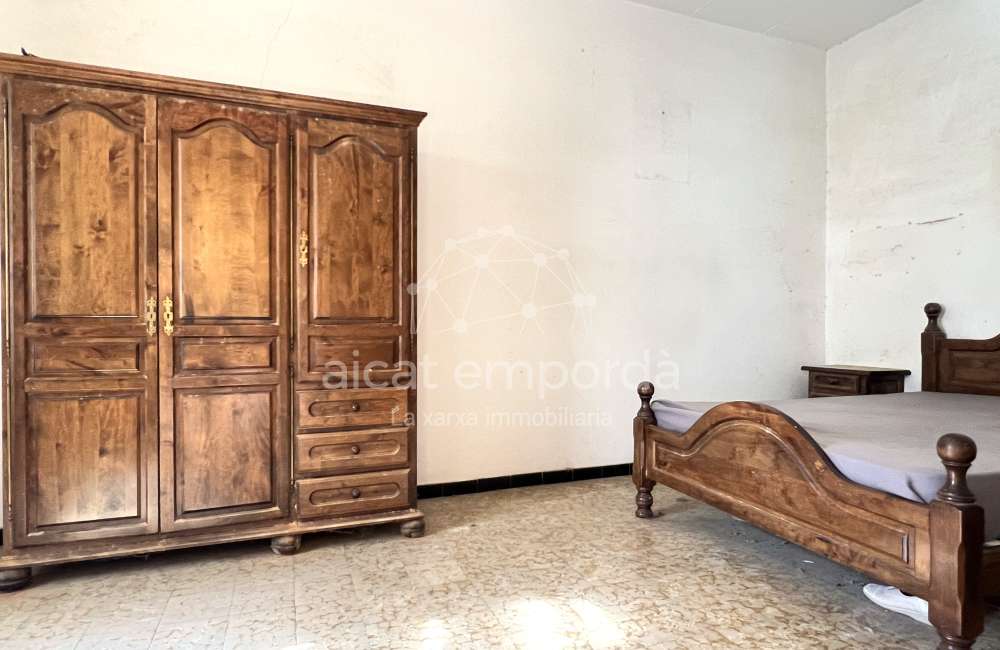Maison de ville à rénover dans le village de l'Armentera, Alt Empordà.36