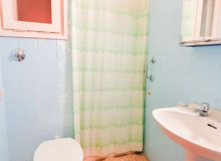 Piso de 4 habitaciones con balcón en Creu de la Ma10