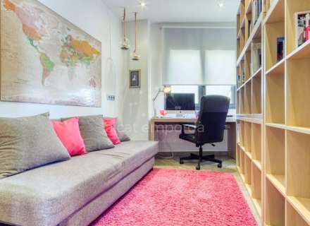 A Sta Llogaia privacitat, llum natural, espai a l’aire lliure... 396 m2 útils més 400 m2 de terreny 100% edificable.11