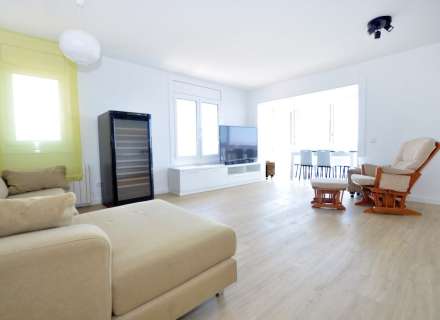 BAIXADA DE PREU! Impressionant apartament amb vistes panoràmiques al mar, reformat, aparcament inclòs. Una visita obligada!7