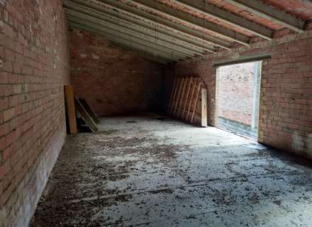 Entrepôt résidentiel urbain à Vilanova de la Muga.12