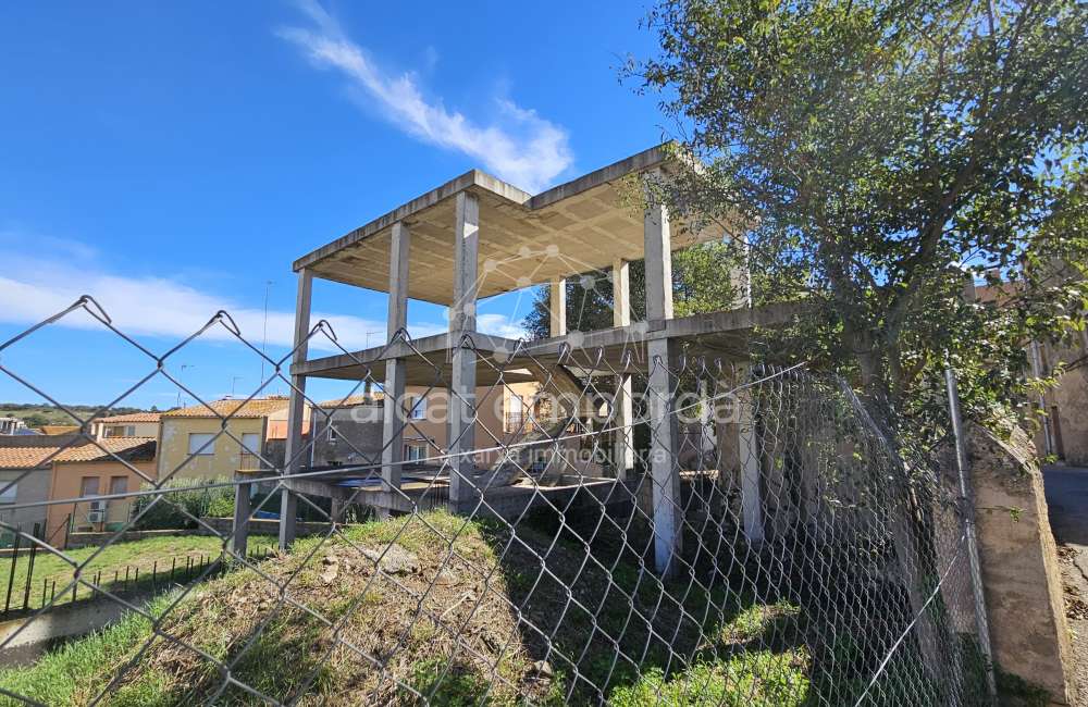 Parcel·la en venda dins del poble7