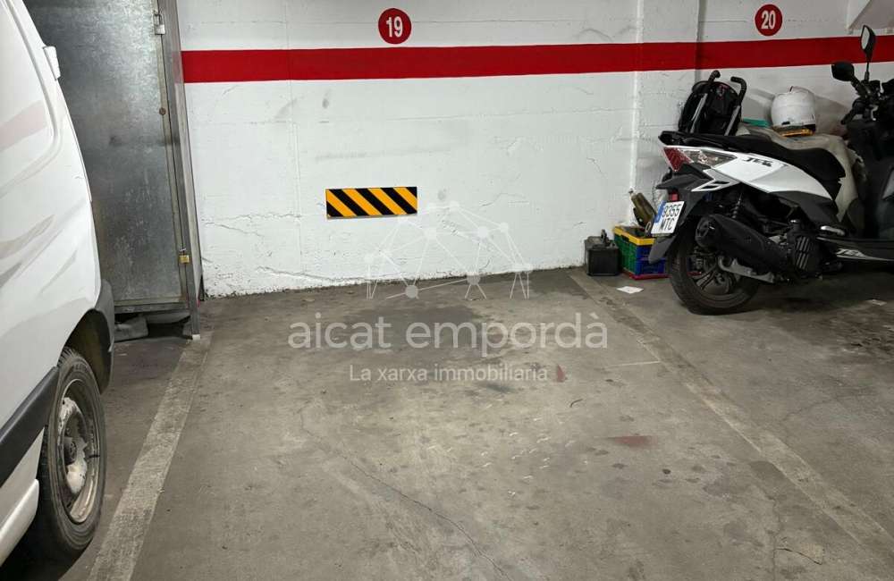 Pàrquing i traster a Figueres.5