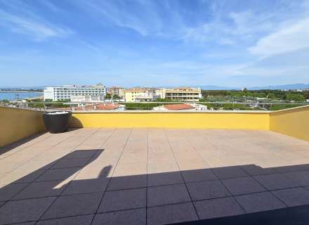 Ático en 1º línea con solárium, preciosas vistas y licencia turística.31