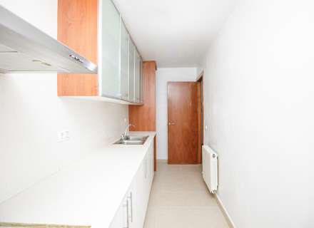 Piso en planta baja de 3 dormitorios y 2 baños en zona cendrassos17