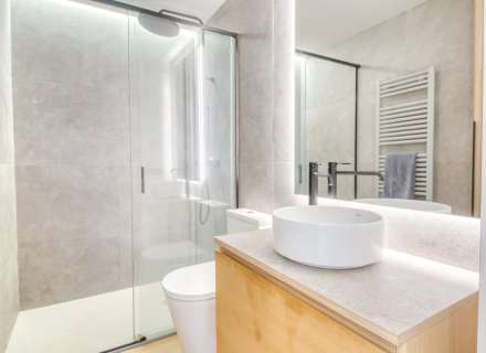 Apartment on the seafront. Avda De Rhodes25