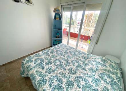 Apartament totalment reformat amb terrassa i vistes al canal a Empuriabrava12