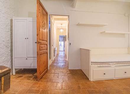 Busques una autèntica casa d’estil rústic en ple casc antic de Castelló d’Empúries?24