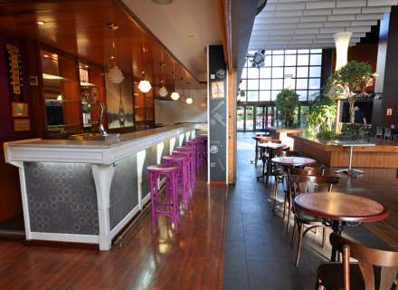 Local comercial totalment equipat a la venda en una ubicació fantàstica a Figueres.3