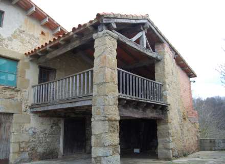 Magnifica finca ganadera y forestal en Vidrà a 3,5 km del pueblo con un camino de acceso pavimentado. Con una extensión de 108 hectáreas.10