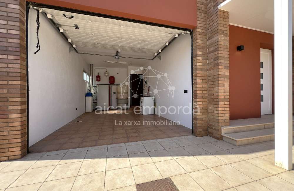 Excellente maison avec piscine privée dans un quartier très calme de Sant Pere Pescador.47