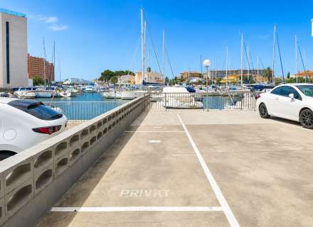 El teu racó vora el mar a Roses: terrassa amb vistes al canal i pàrquing privat33