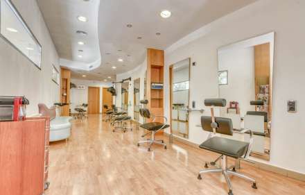 Opportunité local commercial à 200 mètres du centre piéton de figueres, idéal pour un bureau professionnel.