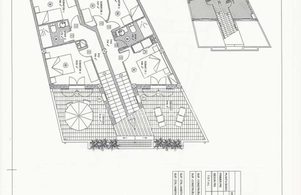 Construeix la teva nova casa en un poble rústic a només uns minuts de la platja!21