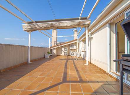 Dúplex situado en la zona de la Creu de la Mà0