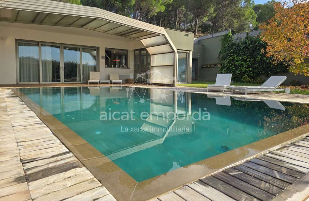 Casa de alto standing en La Jonquera: lujo entre montañas con piscina privada climatizada y vistas espectaculares60