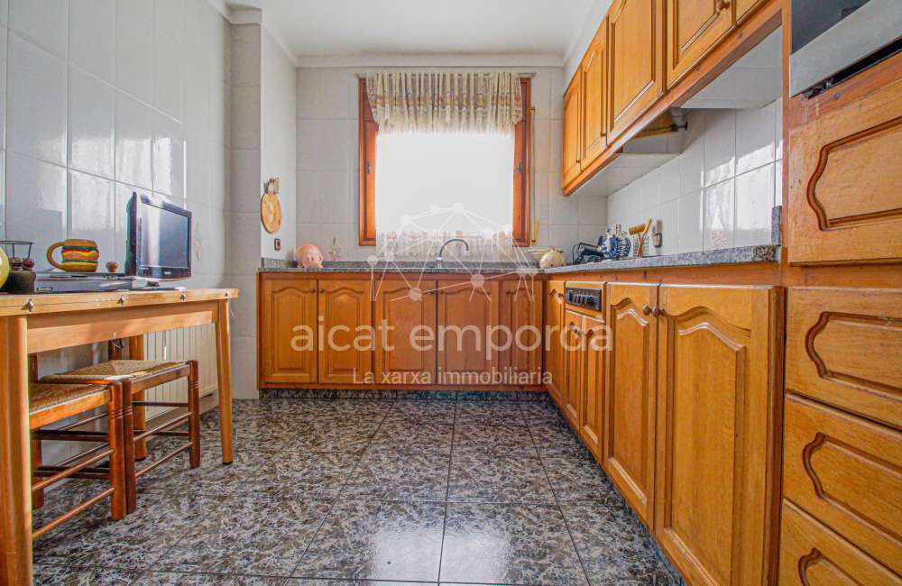 Casa cantonera amb gran terrassa i garatge a Cabanes17