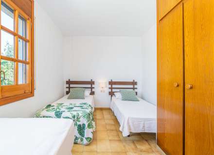 Maison/villa individuelle de style rustique, située à Bon Relax, à Sant Pere Pescador, à 1 km de la mer.43