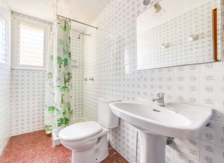 En la Plaza Creu de la Mà. Alquilado hasta Febrero de 2028. .11