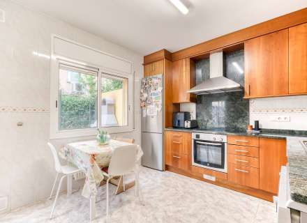 Vilafant : une maison mitoyenne d’angle avec jardin, terrasse et de l’espace pour profiter de la vie2