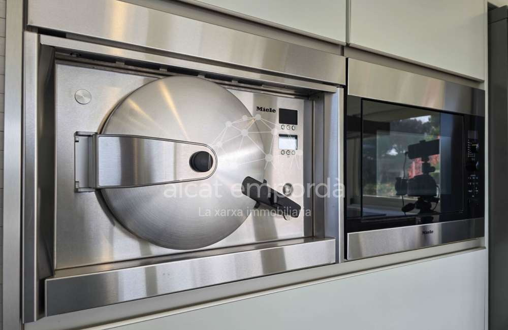 Casa de alto standing en La Jonquera: lujo entre montañas con piscina privada climatizada y vistas espectaculares19