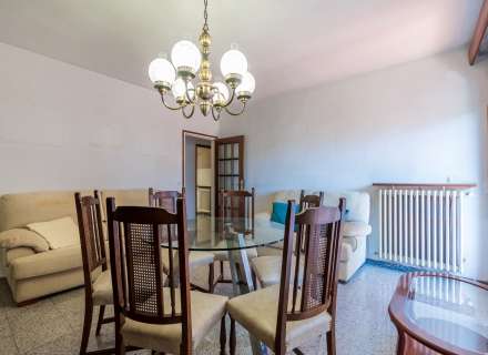 Grand appartement à vendre à Figueres – quartier Creu de la Mà, idéal pour les familles.1