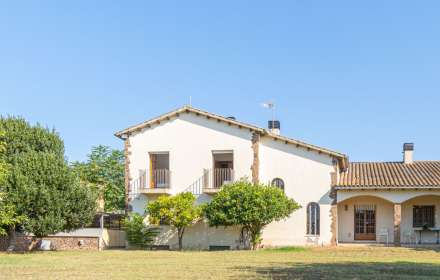 Casa/chalet independiente de estilo rústico, en bon relax, sant pere pescador, a 1km del mar.