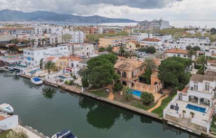 Villa exclusive avec amarrage de 30 m sur le canal principal d’empuriabrava