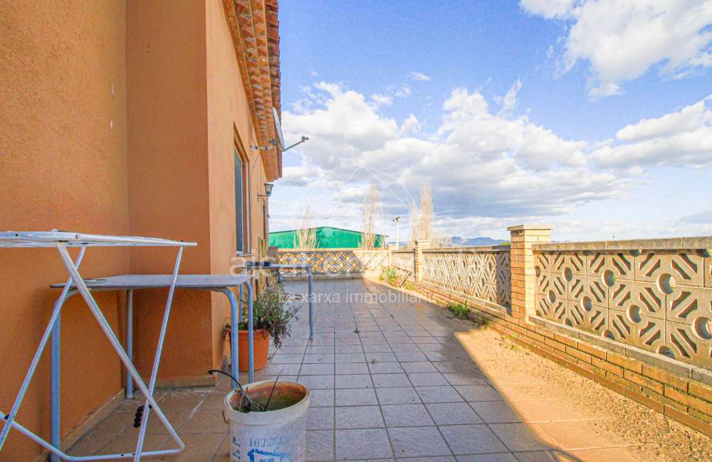 Casa cantonera amb gran terrassa i garatge a Cabanes36