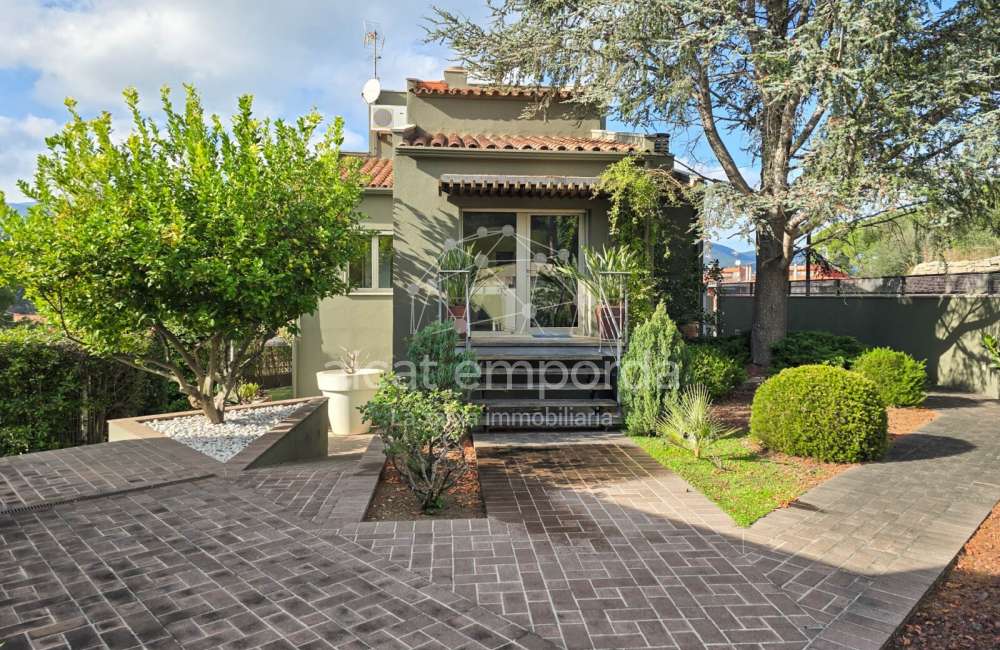 Casa de alto standing en La Jonquera: lujo entre montañas con piscina privada climatizada y vistas espectaculares80