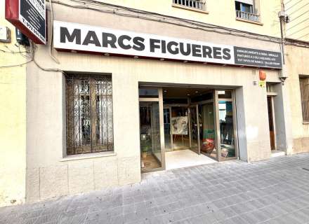 ¡OPORTUNIDAD ÚNICA EN FIGUERES! Local comercial con negocio consolidado en funcionamiento .0