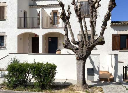 Casa adossada a prop del mar a la Urb. Amfora, Sant Pere Pescador0