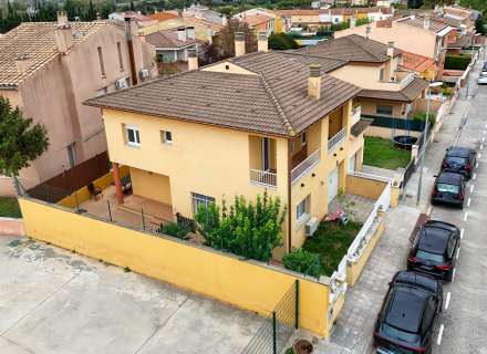 Vilafant : une maison mitoyenne d’angle avec jardin, terrasse et de l’espace pour profiter de la vie27