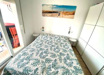 Apartament totalment reformat amb terrassa i vistes al canal a Empuriabrava13