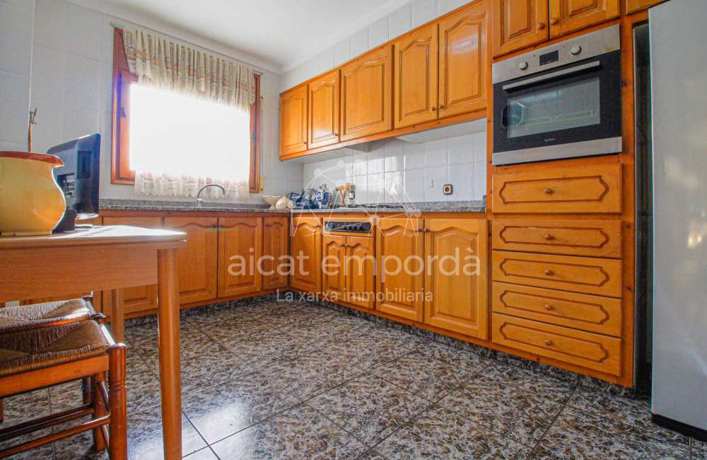 Casa cantonera amb gran terrassa i garatge a Cabanes16