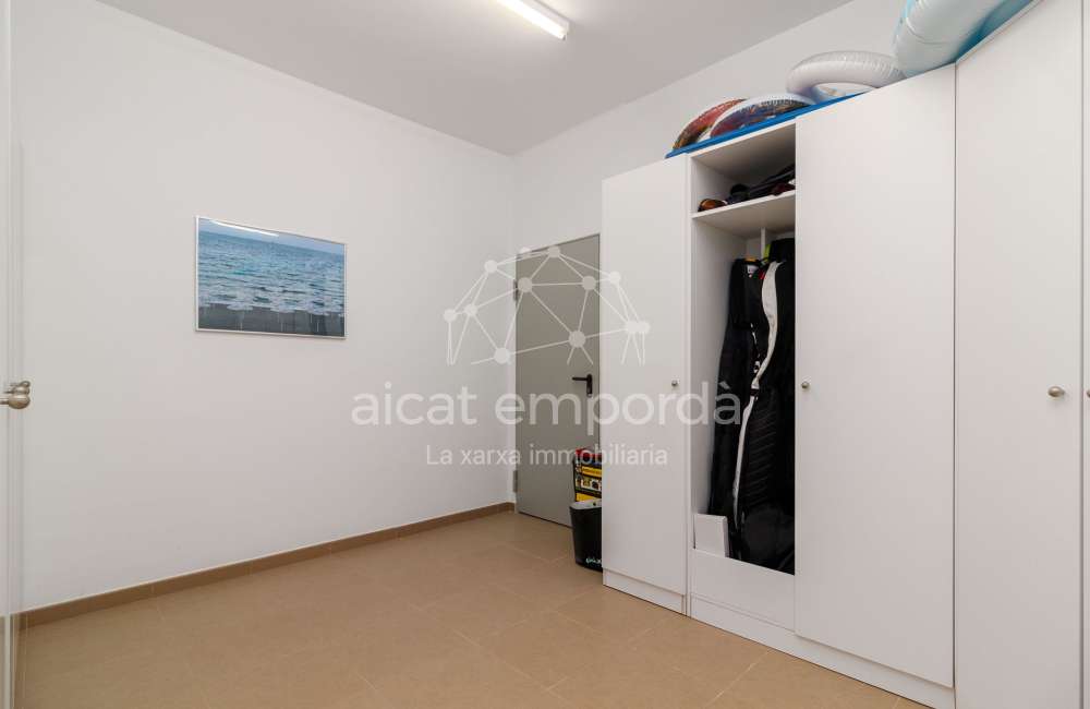 Magnífica casa moderna en Pau, ubicada en una zona tranquila y privada de la Costa Brava.54