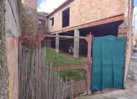 Entrepôt résidentiel urbain à Vilanova de la Muga.1