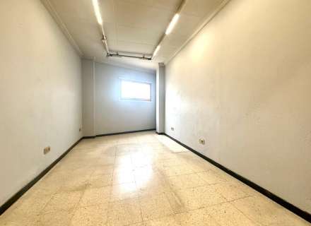 Figueres. Local comercial + sótano en venta (C/Empordà).9